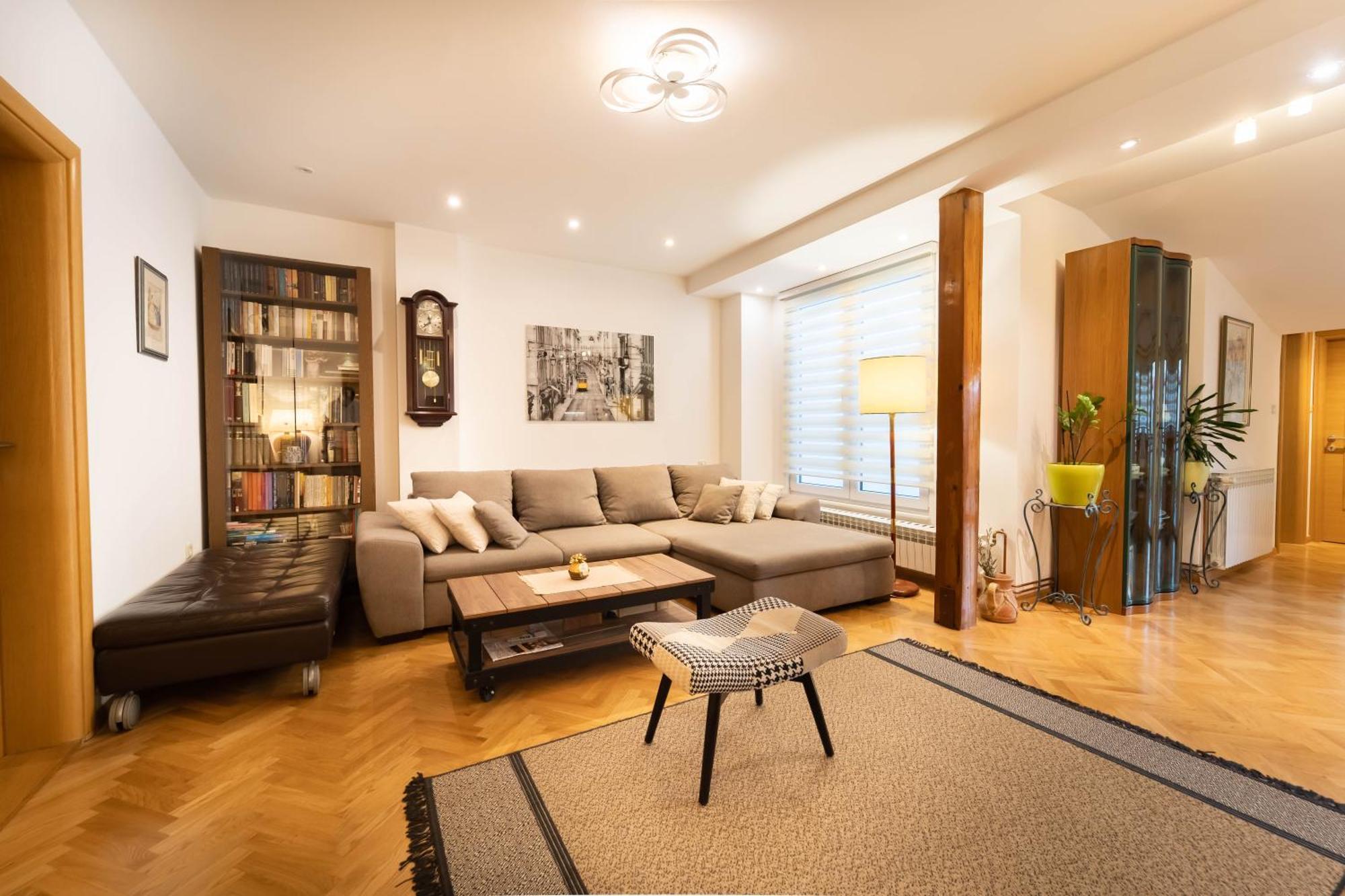 Apartment F9 And New F9 *